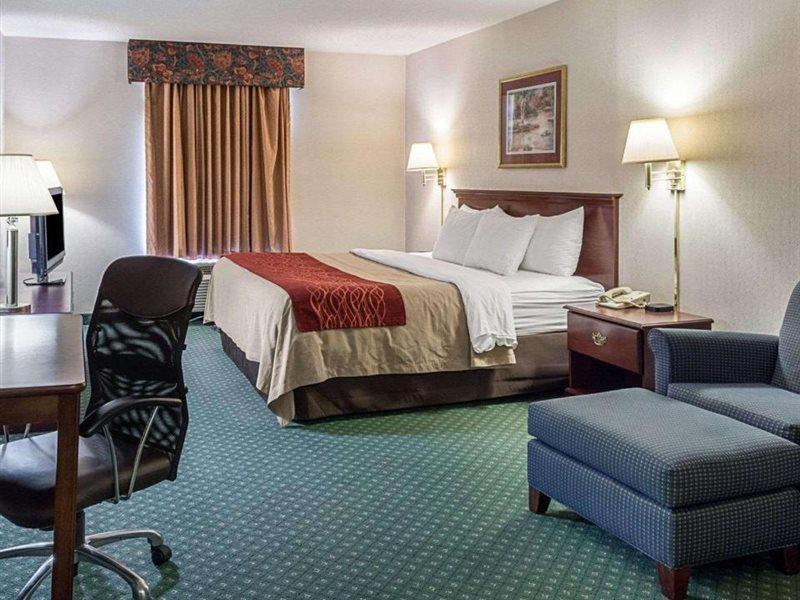 Holiday Inn Express - Gloucester By Ihg Екстериор снимка