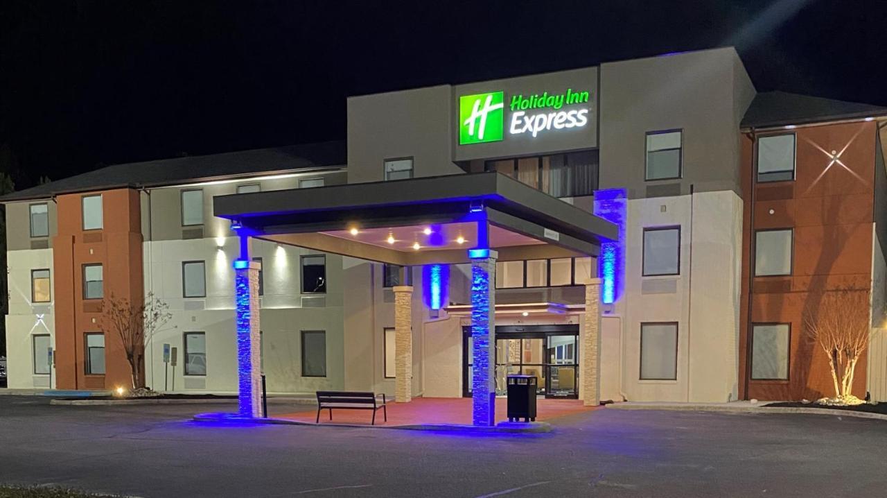 Holiday Inn Express - Gloucester By Ihg Екстериор снимка
