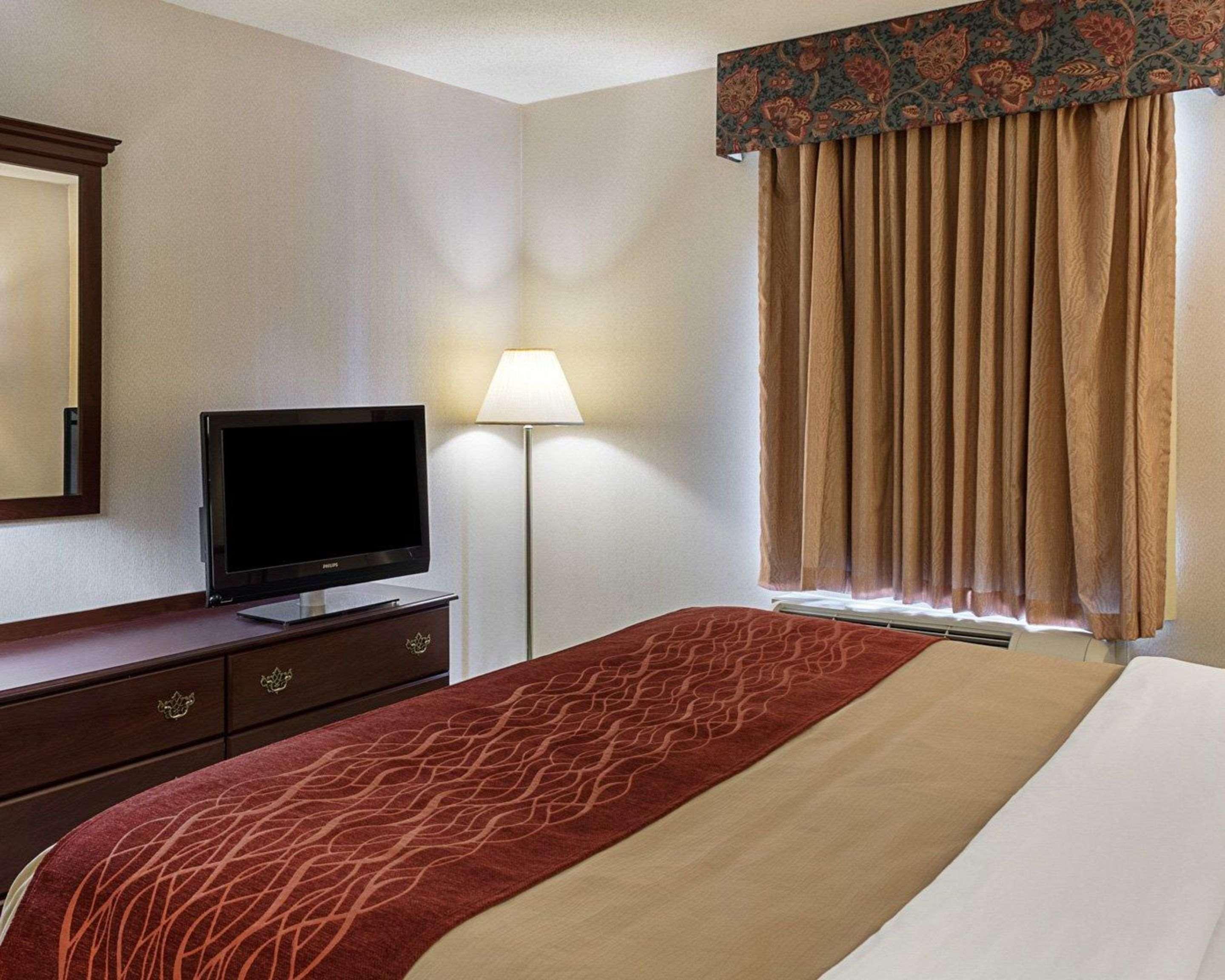 Holiday Inn Express - Gloucester By Ihg Екстериор снимка