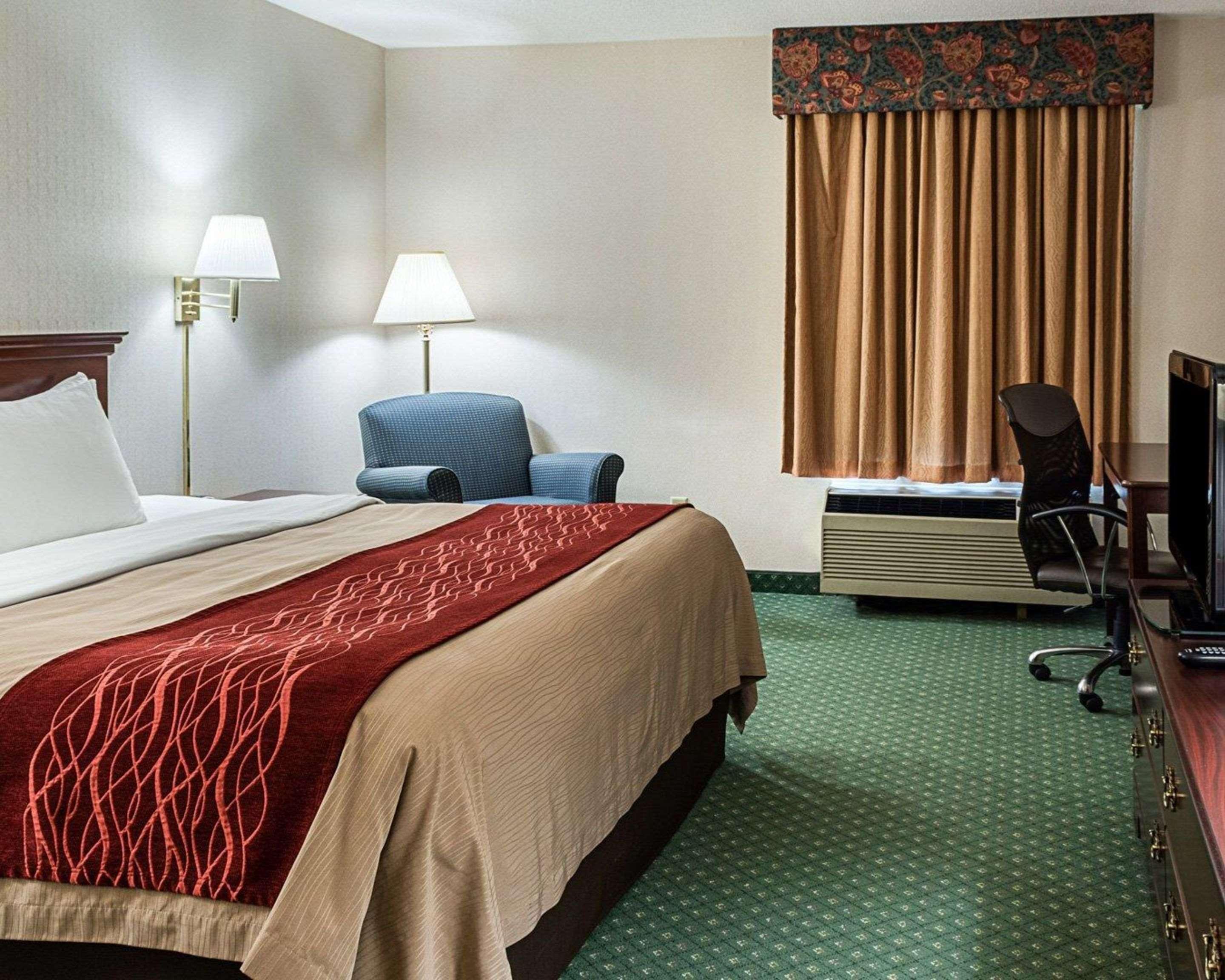 Holiday Inn Express - Gloucester By Ihg Екстериор снимка