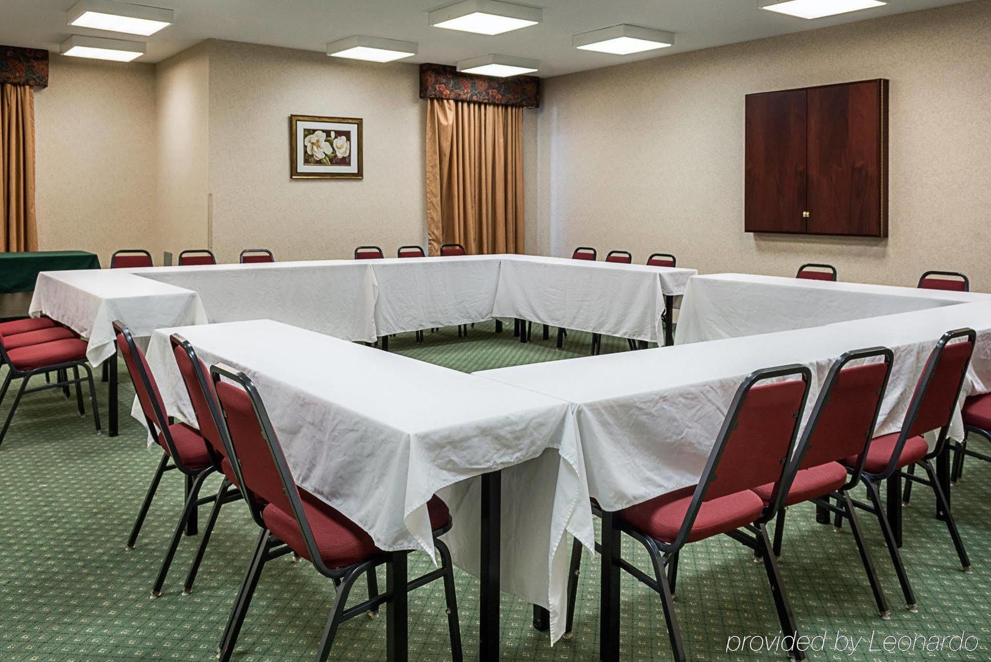 Holiday Inn Express - Gloucester By Ihg Екстериор снимка
