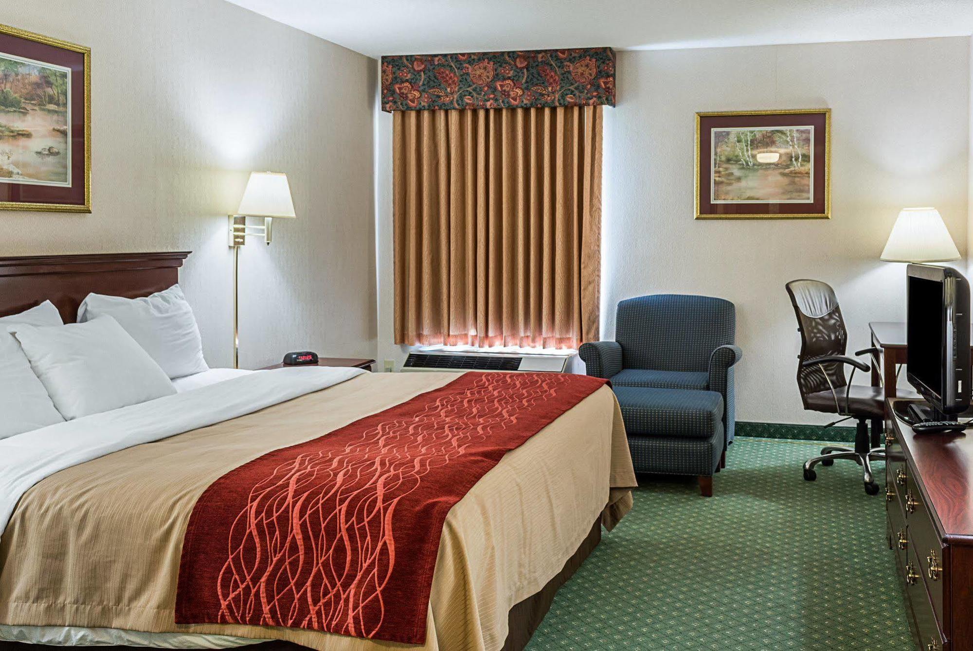 Holiday Inn Express - Gloucester By Ihg Екстериор снимка